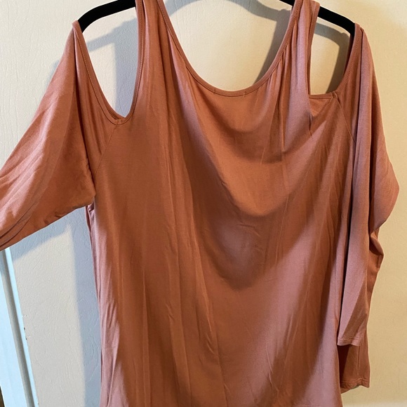 Charlotte Russe open shoulder long sleeve - Picture 4 of 5